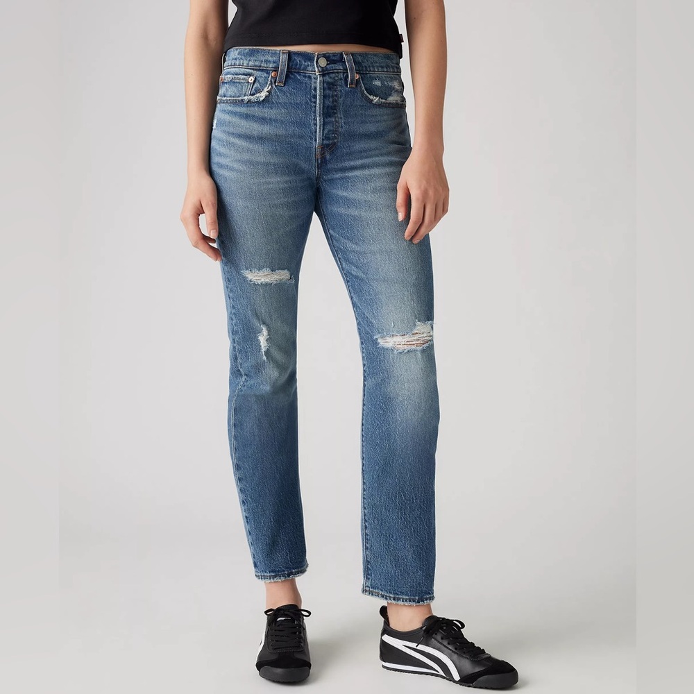 Levi’s Wedge Jean, distressed medium wash, W26 L28
